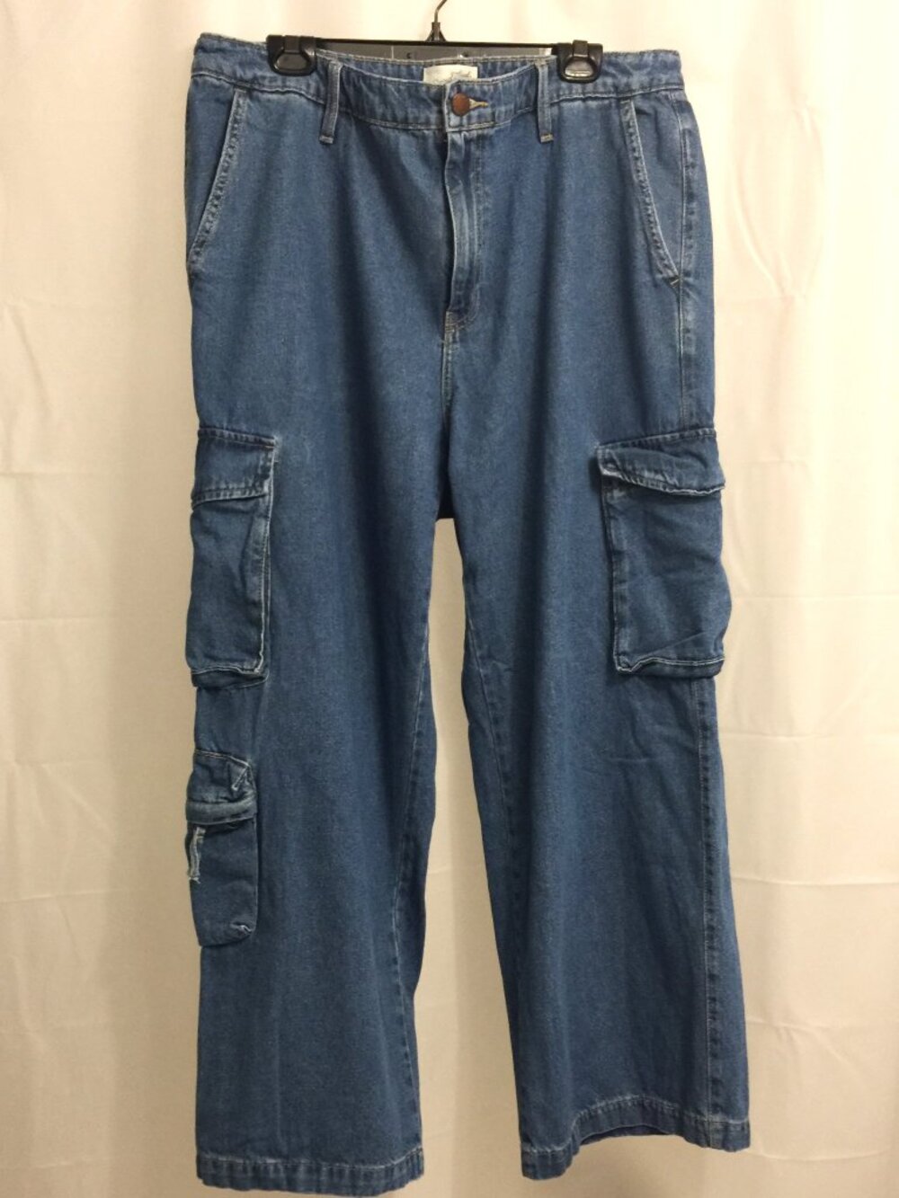 Universal Thread High Rise Baggy Cargo Jeans. Size 17R. NWOT